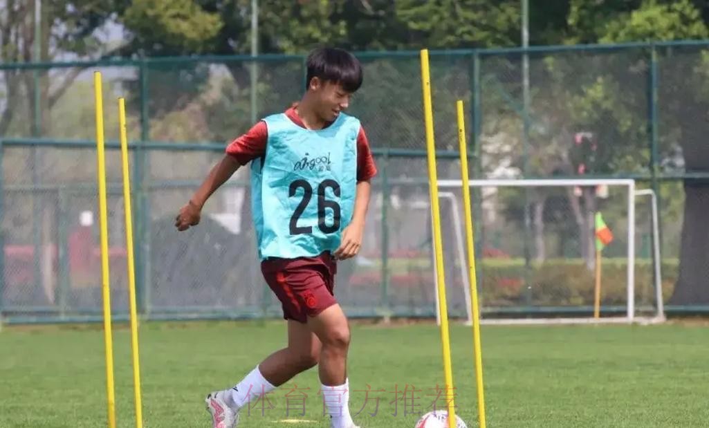 “起源地杯”中国U15选拔队0-1不敌马竞